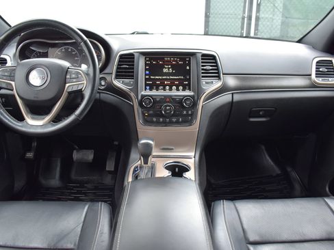 Used 2017 Jeep Grand Cherokee Limited w/ Luxury Group II AWD/4WD image 55