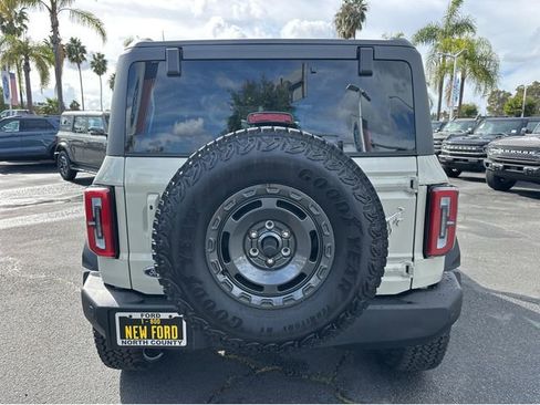 New 2025 Ford Bronco Outer Banks w/ Sasquatch Package image 5