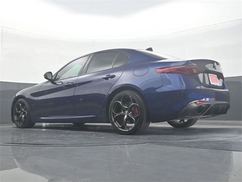 Used 2019 Alfa Romeo Giulia image 30