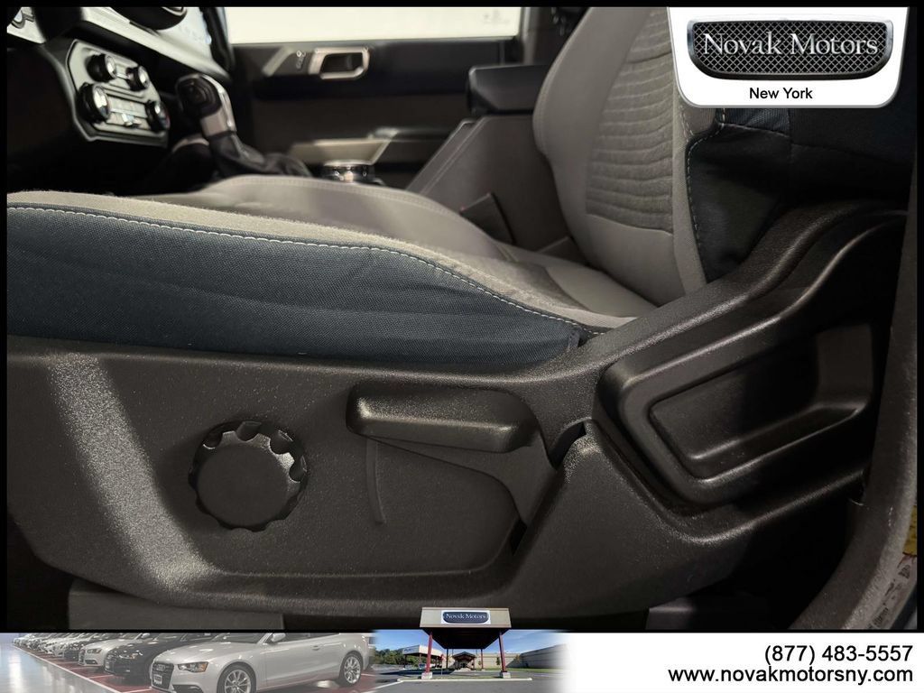Used 2023 Ford Bronco Outer Banks AWD/4WD image 18