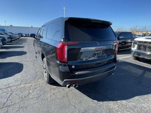 Used 2022 GMC Yukon XL AT4 image 8