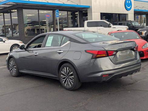 Used 2024 Nissan Altima 2.5 SV FWD image 7