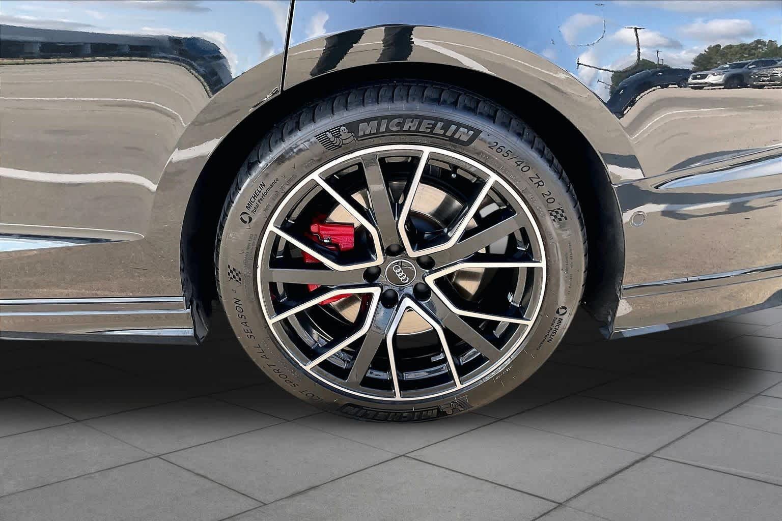 Used 2020 Audi S8 L w/ S8 Executive Package AWD/4WD image 11