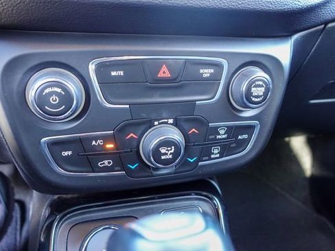 Used 2018 Jeep Compass Limited w/ Navigation Group image 20