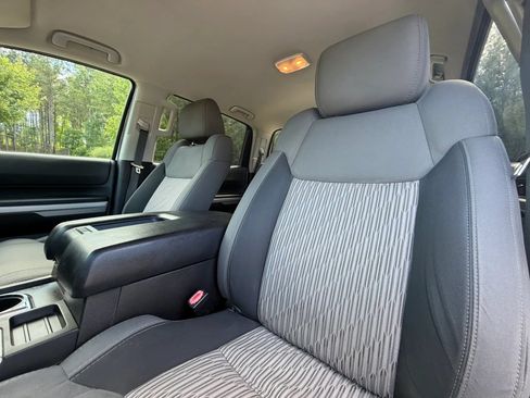Used 2014 Toyota Tundra SR5 w/ SR5 Upgrade Package AWD/4WD image 11