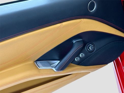 Used 2016 Ferrari California T image 13