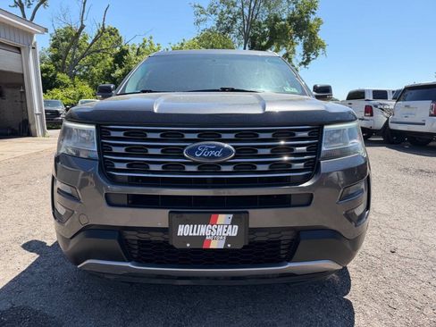 Used 2017 Ford Explorer XLT AWD/4WD image 2