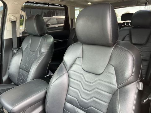 Used 2022 Kia Telluride SX w/ SX Prestige Package AWD/4WD image 18