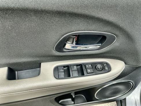 Used 2021 Honda HR-V EX image 17