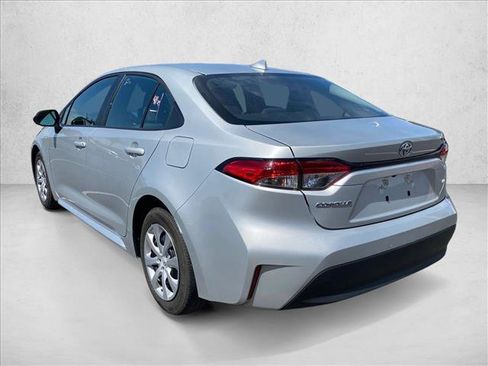Used 2024 Toyota Corolla LE FWD image 9