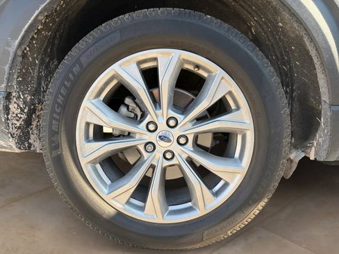 Used 2023 Ford Explorer XLT w/ Equipment Group 202A RWD image 22