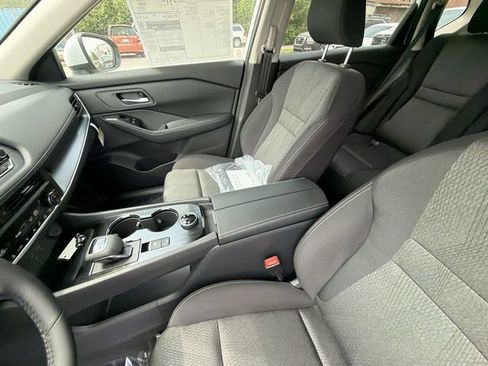 New 2026 Nissan Rogue SV w/ Cold Weather Package AWD/4WD image 17