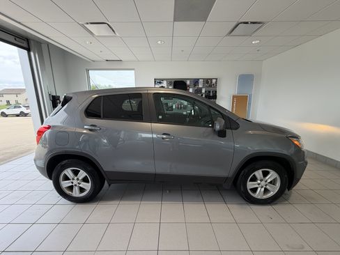Used 2020 Chevrolet Trax LS w/ Tint and Cruise Package FWD image 6