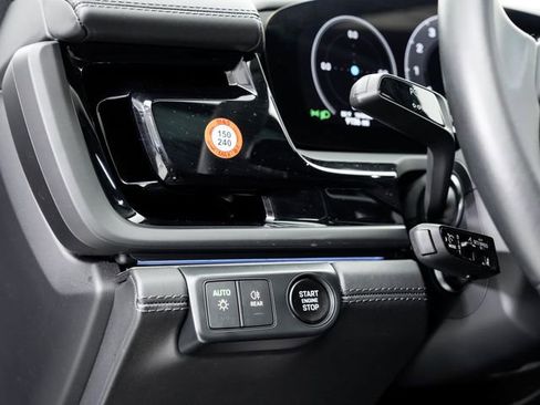 Certified 2025 Porsche Panamera 4 E-Hybrid AWD/4WD image 10