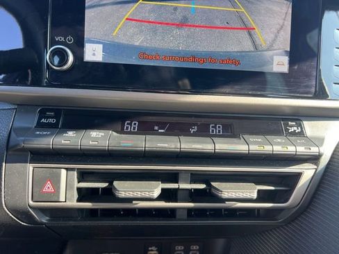 Used 2025 Toyota Camry SE image 20