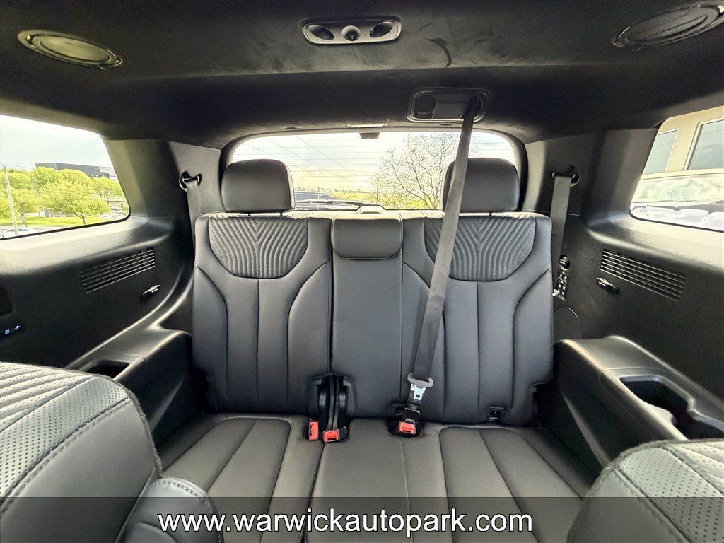 Used 2023 Hyundai Palisade Calligraphy w/ Winter Package FWD image 12