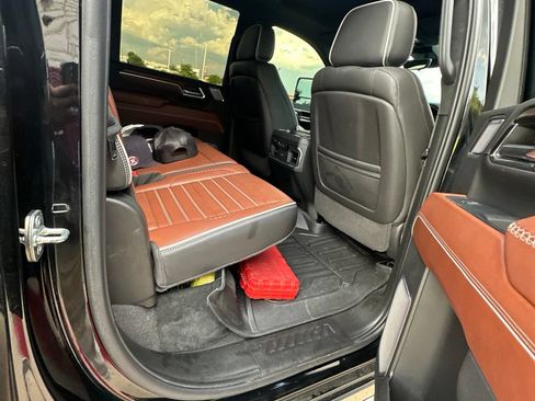 Used 2024 GMC Sierra 2500 Denali Ultimate AWD/4WD image 13