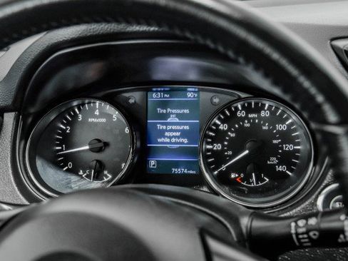 Used 2018 Nissan Rogue SL w/ Premium Package image 17