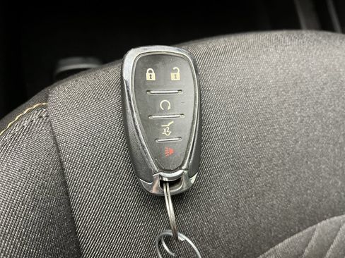 Used 2020 Chevrolet Equinox LT FWD image 26