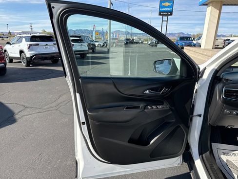 Used 2018 Chevrolet Equinox LT FWD image 14