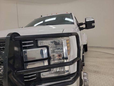 Used 2019 Ford F350 Lariat w/ Chrome Package AWD/4WD image 9