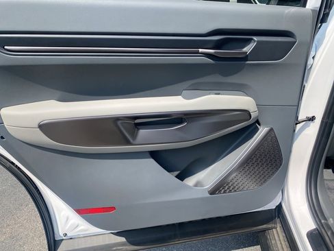 New 2026 Kia EV9 Wind image 15