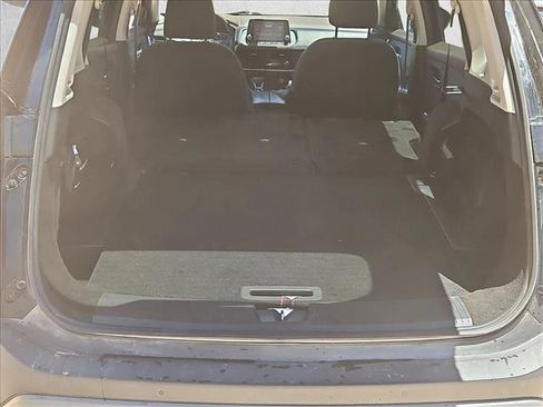 Used 2023 Nissan Rogue SV FWD image 6