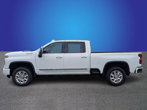 Used 2025 Chevrolet Silverado 2500 High Country AWD/4WD image 7
