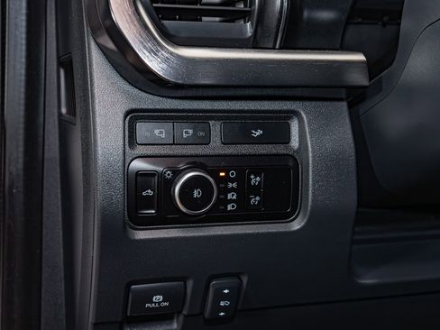 Used 2023 Ford F350 Lariat w/ Lariat Ultimate Package AWD/4WD image 16