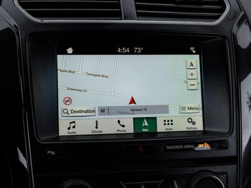 Used 2018 Ford Explorer XLT w/ Equipment Group 202A AWD/4WD image 29