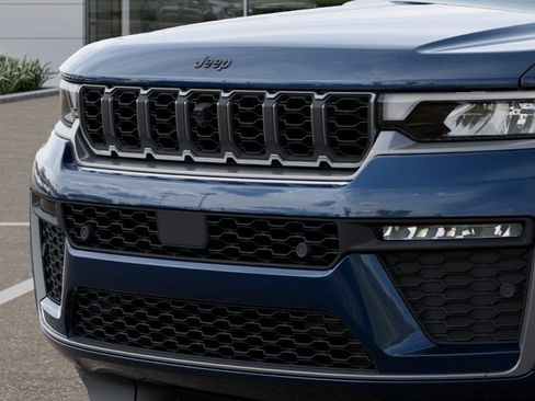 New 2026 Jeep Grand Cherokee L Limited AWD/4WD image 11