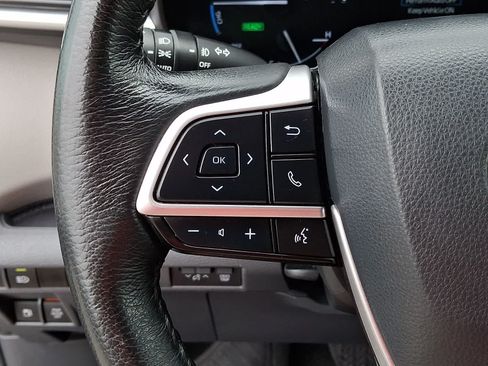 Certified 2023 Toyota Sienna XLE FWD image 25