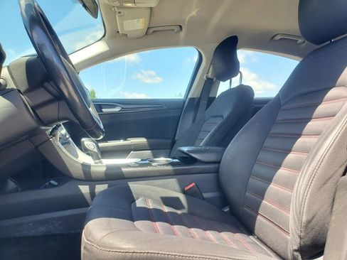 Used 2013 Ford Fusion SE FWD image 8