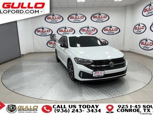 Used 2023 Volkswagen Jetta Sport FWD image 4