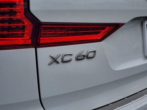Used 2020 Volvo XC60 T5 Momentum AWD/4WD image 32