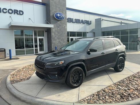 Used 2023 Jeep Cherokee Altitude Lux AWD/4WD image 1