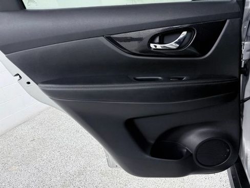 Used 2020 Nissan Rogue SL FWD image 23