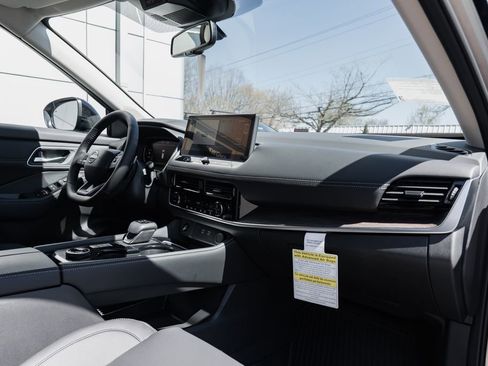 New 2026 Nissan Rogue Platinum image 30