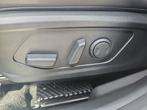 Certified 2025 Hyundai Tucson Limited FWD image 15