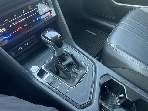 Certified 2022 Volkswagen Tiguan SE FWD image 22