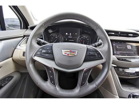 Used 2023 Cadillac XT5 Premium Luxury w/ Technology Package image 9