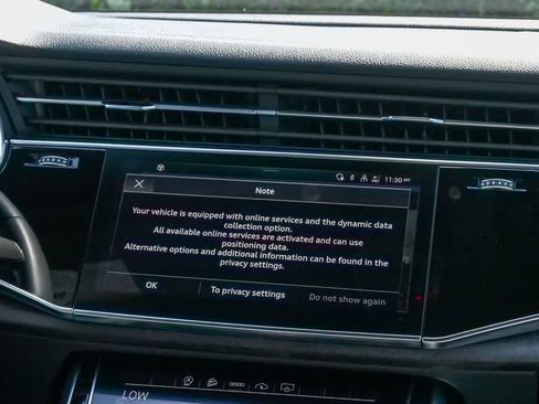 Used 2023 Audi Q7 Premium w/ Convenience Package image 13