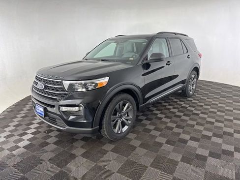 Used 2021 Ford Explorer XLT w/ Equipment Group 202A image 4