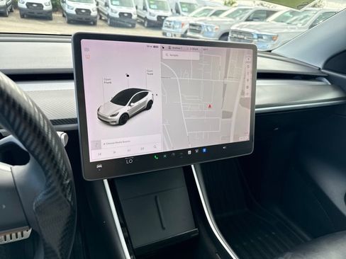 Used 2020 Tesla Model Y Performance image 17