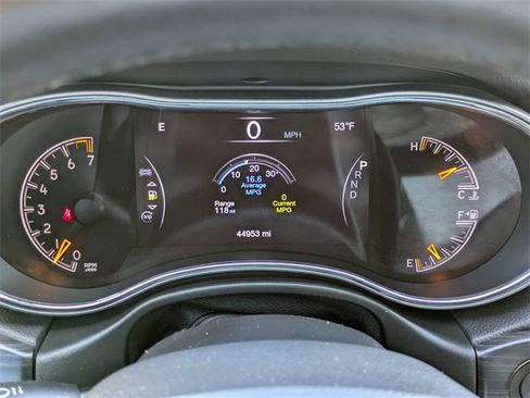 Used 2019 Jeep Grand Cherokee Altitude image 24