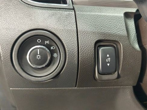 Used 2015 Ford Taurus SEL w/ Equipment Group 201A image 39