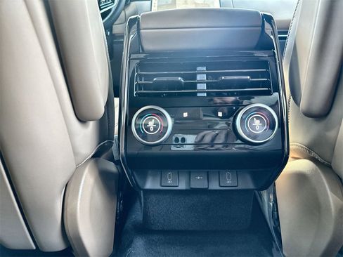 Used 2025 Land Rover Range Rover Sport Dynamic SE image 16