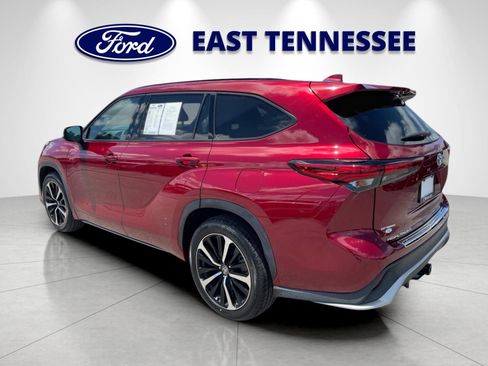 Used 2021 Toyota Highlander XSE FWD image 5