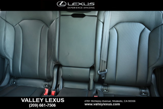 Used 2019 Audi Q8 Prestige w/ Luxury Package AWD/4WD image 14