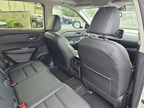 Used 2023 Nissan Rogue SL w/ SL Premium Package FWD image 11